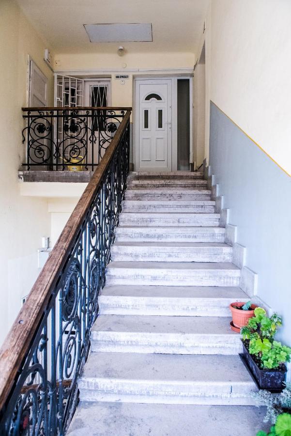 St. Gellert Square - Minilux Apartman Budapest Exterior foto